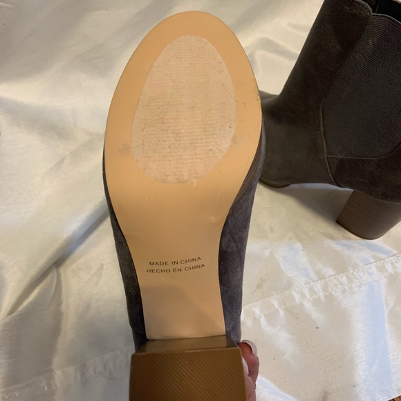 Beautiful booties from Forever 21 - Picture 3 of 4